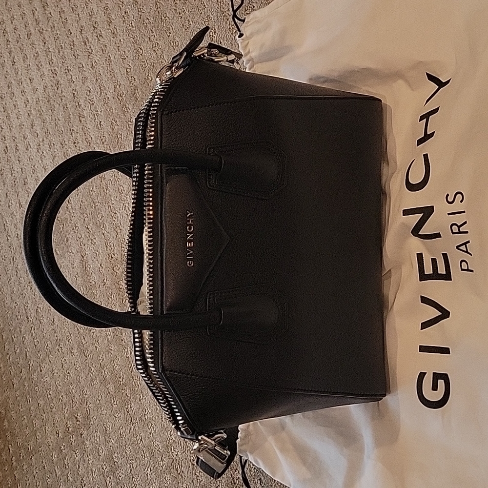 givenchy antigona small matte black